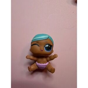 LOL Surprise Lil Merbaby Lil Sis Glitter Series Winking Baby Doll Teal Hair Pink